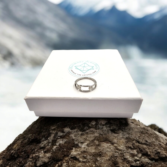 Stainless Steel Minimalist style ring , size 7 - Picture 2 of 3